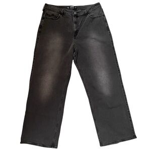 HOLLISTER Women’s Black Ultra High-Rise Vintage Stretch Baggy Jeans {SHORT}